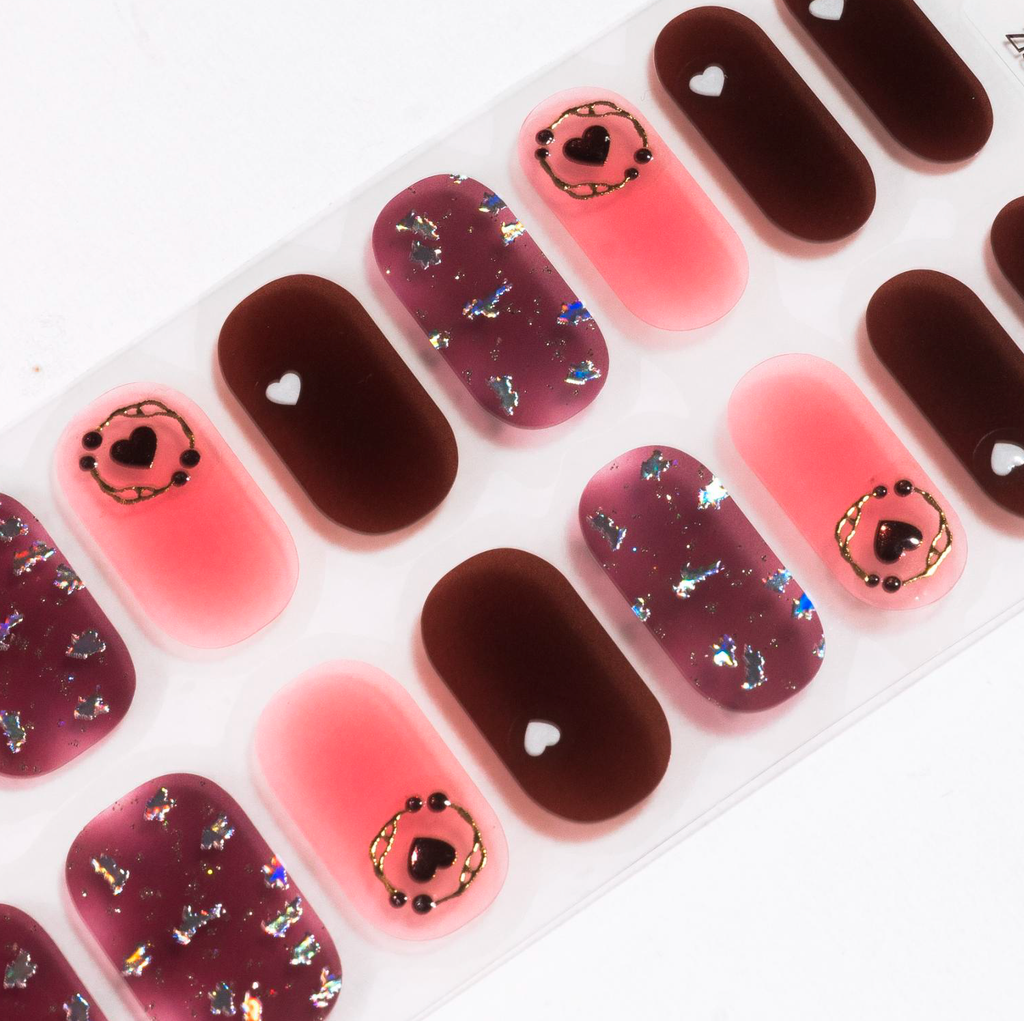 Darkness Heart Gel Nails