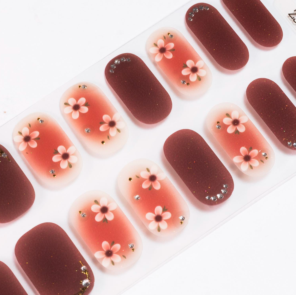 Daisy Love Gel Nails